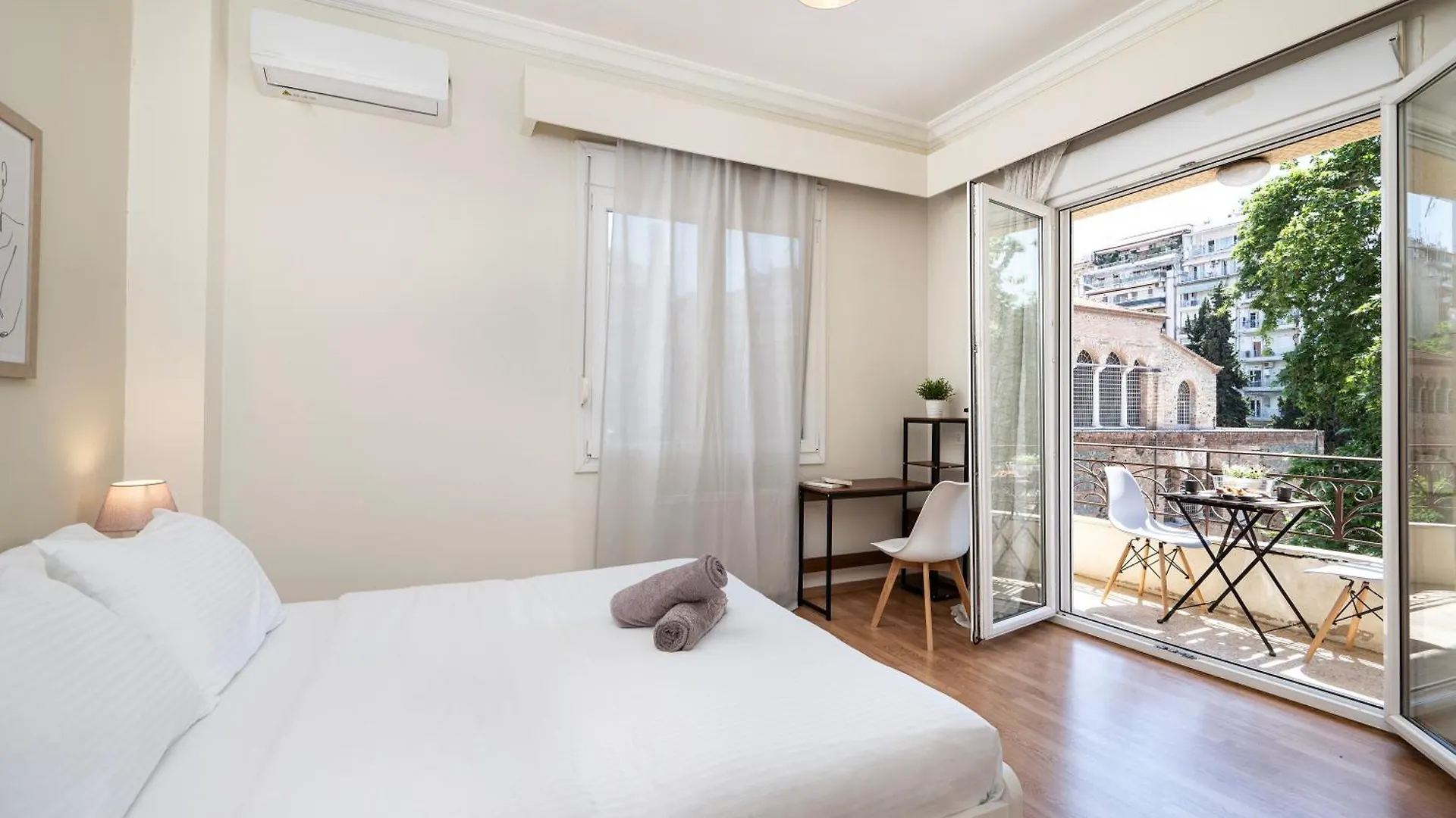 아파트 Houseloft Heritage Retreat 테살로니키